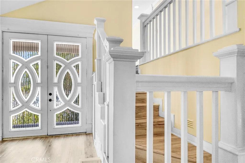 20300 Delita Drive, Woodland Hills, California 91364 home-pic-2